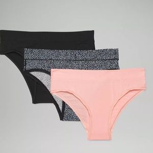 Lululemon Mid-rise Cheeky bikini - 3pack - UnderEase